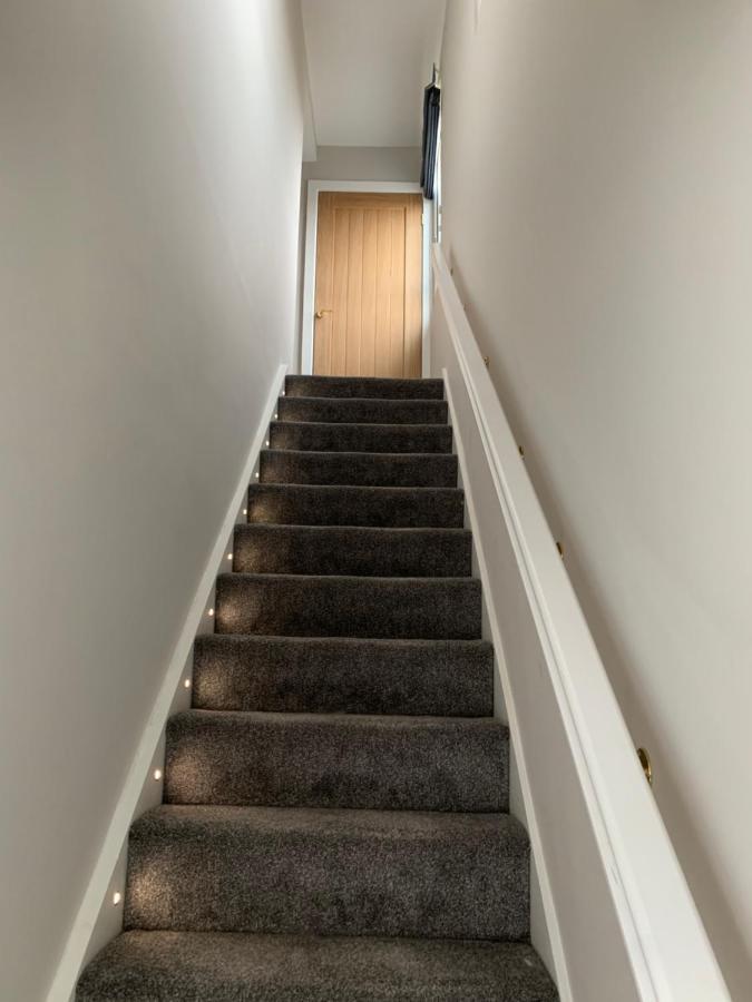 Beach View Apartment With Balcony And Sea View - Pet Friendly Кливлис Екстериор снимка