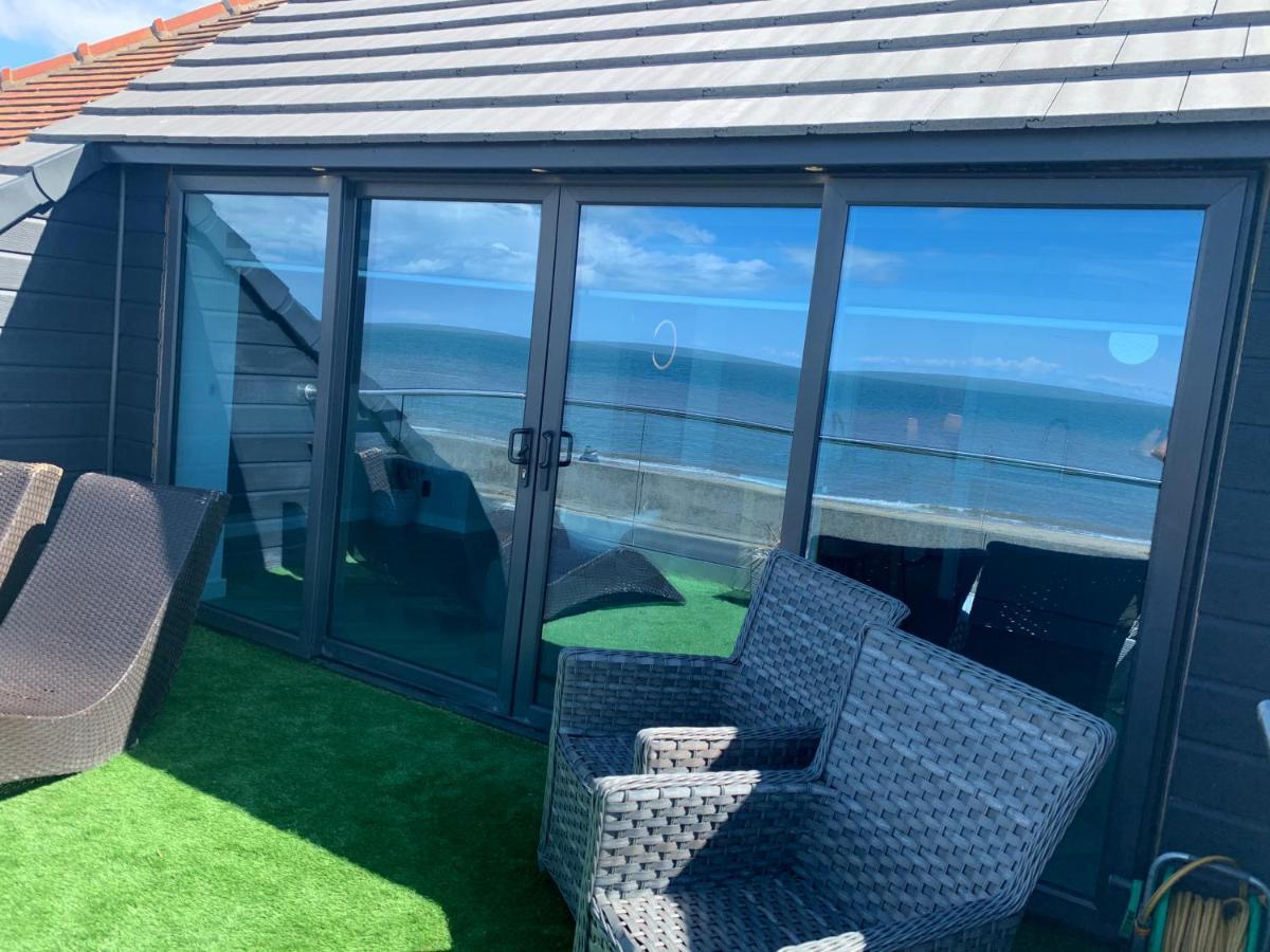 Beach View Apartment With Balcony And Sea View - Pet Friendly Кливлис Екстериор снимка